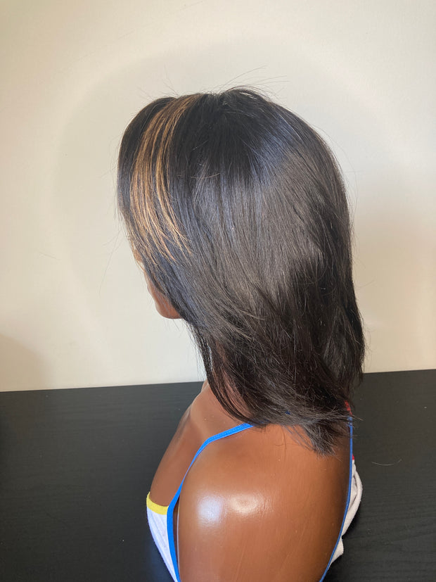 *PRE-ORDER* Layered Bob with Highlights