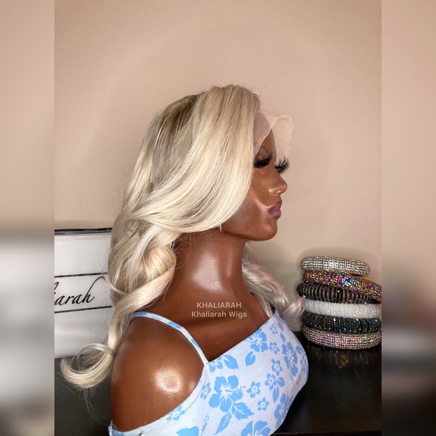 Blonde Wig withVolume Curls