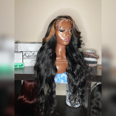 Layered Closure Unit With Chocolate Money Piece